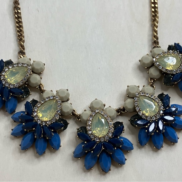 J. Crew Gemstone Cluster Statement Necklace Teardrop Crystals Blue Beige Gold ✨✨ - Picture 3 of 9